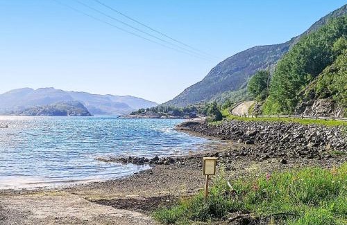 Afjord House | 8 person holiday home in Revsnes