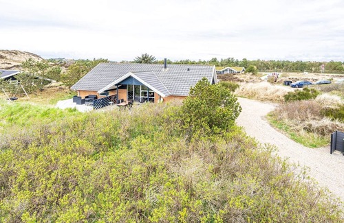 Henne Strand House | 8 person holiday home on a holiday park in Henne