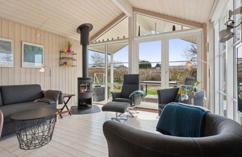 Hvidbjerg Strand House | 8-Person Holidayhome Close To Childfriendly Beach
