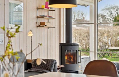 Hvidbjerg Strand House | 8-Person Holidayhome Close To Childfriendly Beach