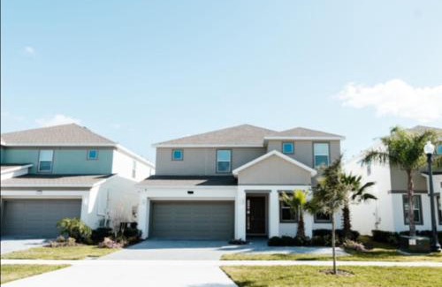 Kissimmee House | 8-Room 6 Bath Family House with Pool - Next to Disney World & Universal Studios