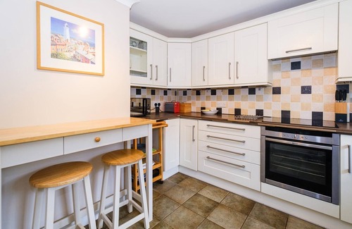 Snape Cottage | 8 Saxonfields - sleeps 4 guests in 2 bedrooms