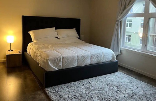 Canmore Condo | 8 Sleep in 2 bedrm king, queen & bunks, sofa bed