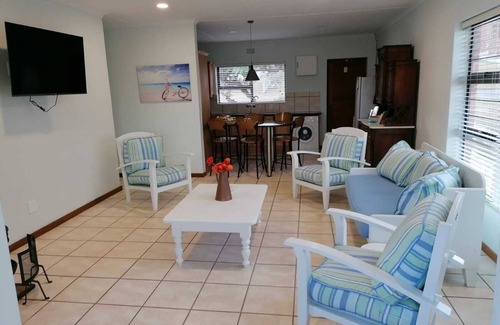 L'Agulhas House | 8 Sleeper self catering house