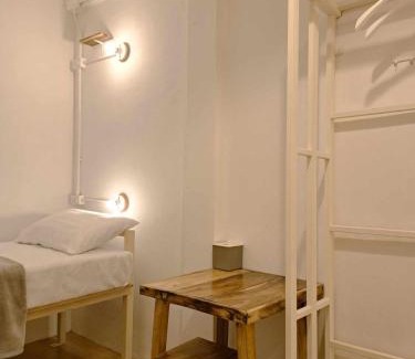 Downtown Krabi Hostel | 8 SLEEPER STREET Guesthouse