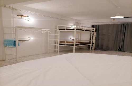 Downtown Krabi Hostel | 8 SLEEPER STREET Guesthouse