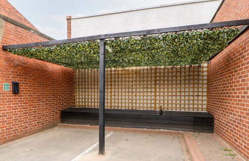 Wakefield Apartment | 8, ST JOHN'S NORTH APARTMENTS, romantic, with a garden in Wakefield