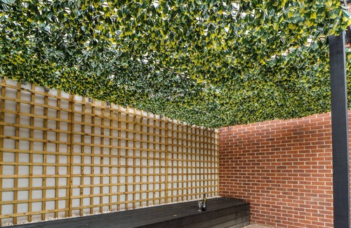 Wakefield Apartment | 8, ST JOHN'S NORTH APARTMENTS, romantic, with a garden in Wakefield