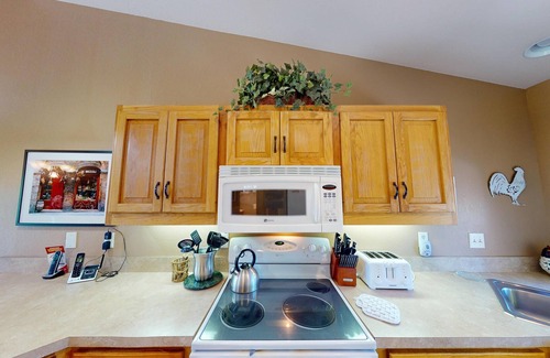Sunriver House | 8 Umpqua Lane | 4 BR /3 BA, Sleeps 8