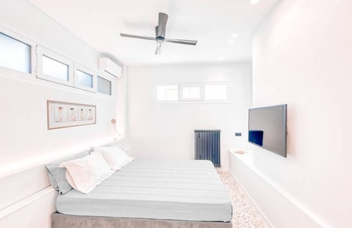 Petralona Apartment | 80 m² Apartment ∙ 2 bedrooms ∙ 4 guests