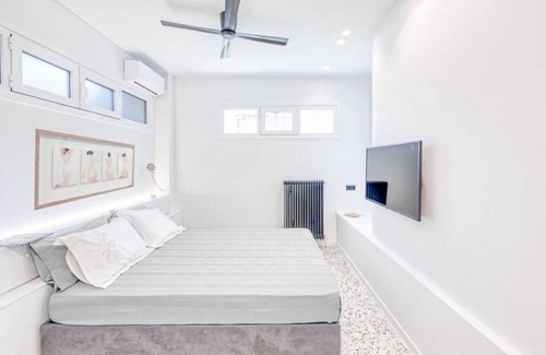 Petralona Apartment | 80 m² Apartment ∙ 2 bedrooms ∙ 4 guests