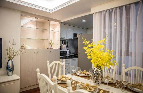 Tsim Sha Tsui Apartment | 80 m² Apartment ∙ 3 bedrooms ∙ 9 guests