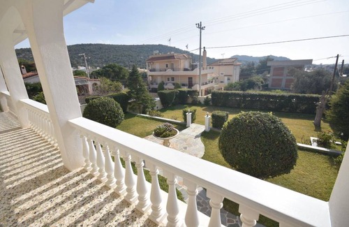 Kalyvia Thorikou Apartment | 80 m² Apartment ∙ 3 bedrooms ∙ 6 guests