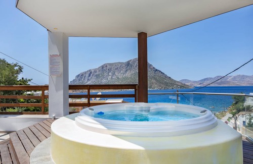 Kamari Apartment | 80 m² Apartment ∙ 2 bedrooms ∙ 5 guests