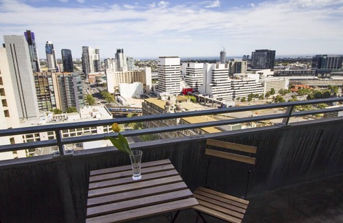 Melbourne Central Business District Apartment | 80 m² Apartment ∙ 2 bedrooms ∙ 4 guests