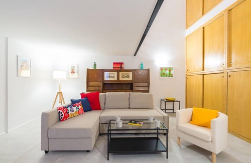 Naples City Centre Apartment | 80 m² Apartment ∙ 2 bedrooms ∙ 6 guests