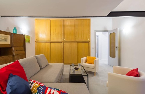 Naples City Centre Apartment | 80 m² Apartment ∙ 2 bedrooms ∙ 6 guests