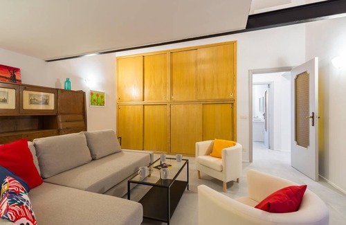 Naples City Centre Apartment | 80 m² Apartment ∙ 2 bedrooms ∙ 6 guests