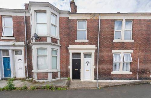 Gateshead Apartment | 80 m² Apartment ∙ 3 bedrooms ∙ 10 guests