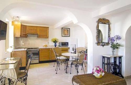 Ferragudo Apartment | 80 m² Apartment ∙ 3 bedrooms ∙ 6 guests
