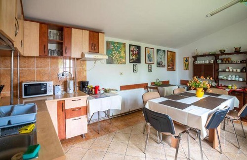 Baile Herculane Bed & Breakfast | 80 m² Bed and breakfast ∙ 5 bedrooms ∙ 10 guests