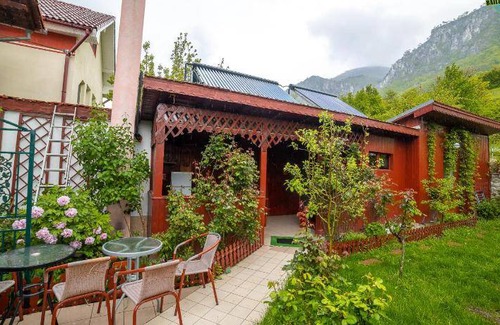 Baile Herculane Bed & Breakfast | 80 m² Bed and breakfast ∙ 5 bedrooms ∙ 10 guests