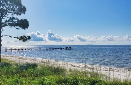 Carrabelle Cottage | 80 m² Cabin ∙ 2 bedrooms ∙ 6 guests