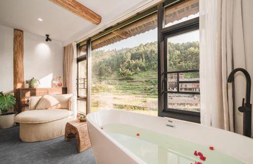 Qiandongnan Hotel | 80 m² Hotel ∙ 2 bedrooms ∙ 4 guests