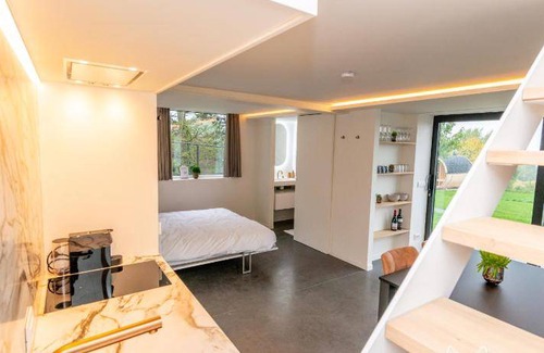 Orroir House | 80 m² House ∙ 2 bedrooms ∙ 4 guests