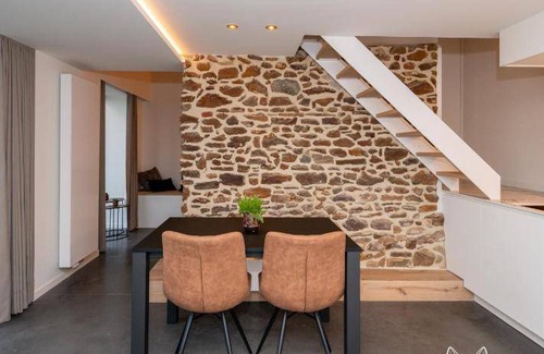 Orroir House | 80 m² House ∙ 2 bedrooms ∙ 4 guests