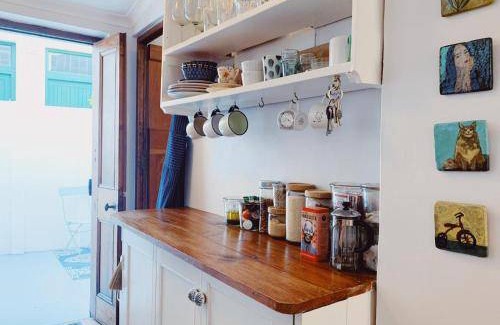 Kalk Bay House | 80 m² House ∙ 1 bedroom ∙ 2 guests