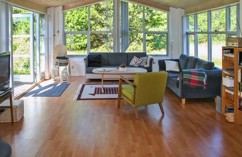 Torup Strand House | 80 m² House ∙ 2 bedrooms ∙ 3 guests