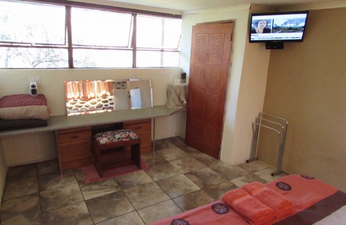 Thorny Bush Game Reserve House | 80 m² House ∙ 2 bedrooms ∙ 3 guests