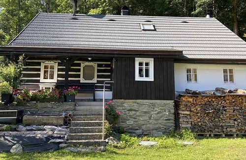 Ponikla House | 80 m² House ∙ 2 bedrooms ∙ 7 guests