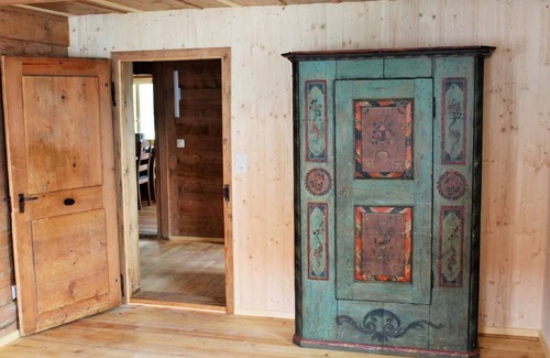 Heiligkreuz House | 80 m² House ∙ 2 bedrooms ∙ 4 guests