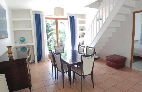 Cenon House | 80 m² House ∙ 3 bedrooms ∙ 6 guests