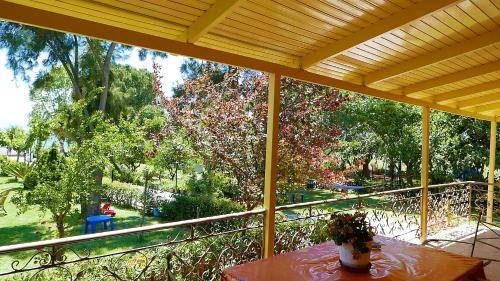 Amarinthos House | 80 m² House ∙ 3 bedrooms ∙ 8 guests