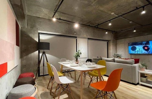 Hiroshima City Centre Apartment | 80 m² Apartment ∙ 2 bedrooms ∙ 10 guests