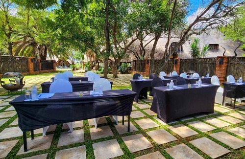 Leeupoort Cabin | 80 m² Lodge ∙ 2 bedrooms ∙ 8 guests