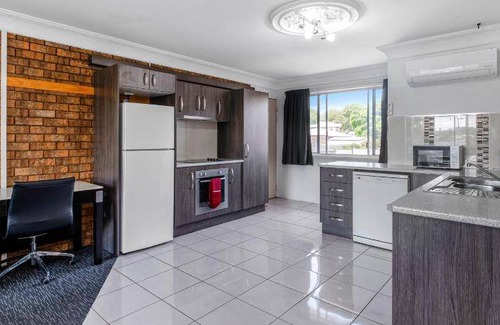 South Toowoomba Hotel | 80 m² Motel ∙ 3 bedrooms ∙ 127 guests