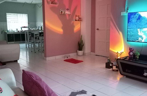Alor Gajah House | 800 m² House ∙ 3 bedrooms ∙ 11 guests