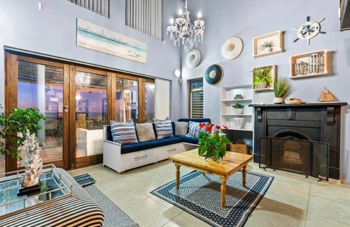 Dwarskersbos House | 800 m² House ∙ 3 bedrooms ∙ 6 guests