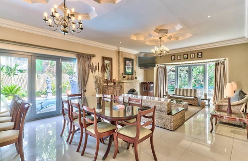 Kenilworth Villa | 800 m² Villa ∙ 3 bedrooms ∙ 6 guests