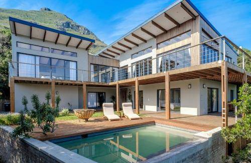 Noordhoek Villa | 800 m² Villa ∙ 5 bedrooms ∙ 10 guests