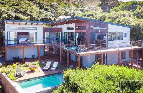 Noordhoek Villa | 800 m² Villa ∙ 5 bedrooms ∙ 10 guests