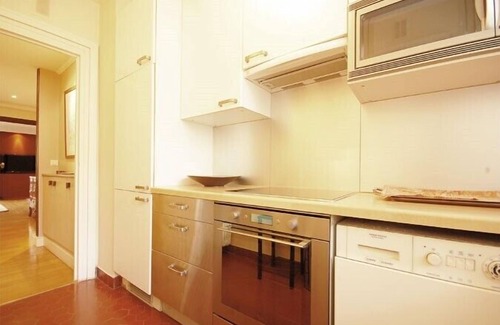 16th Arrondissement Apartment | 800 SqFt redone Apt Near The Seine, W/LIFT & W/terrace + A.C. up to EIFFEL TOWER