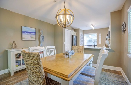 Hilton Head Island Villa | 8001 Treetops: Pet Friendly Villa, Free Bikes, Beach Chairs, Tennis, Pool