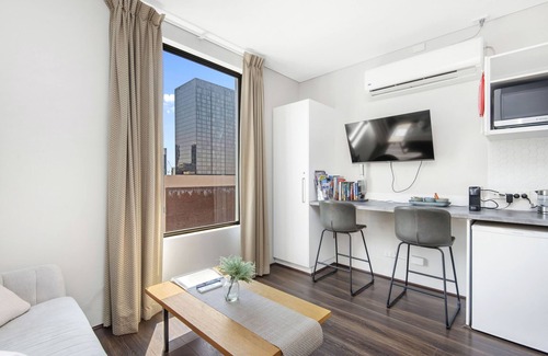 East Perth Apartment | 802 Serenity Studio Apt for 2 high floor WIFI Laundry CBD