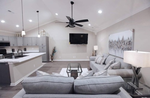 Karns House | 8039 Beautiful *New Construction* 20 mins to UT