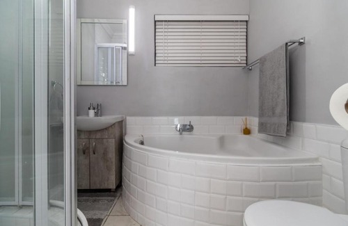 Amanzimtoti Apartment | 806 Beachfront